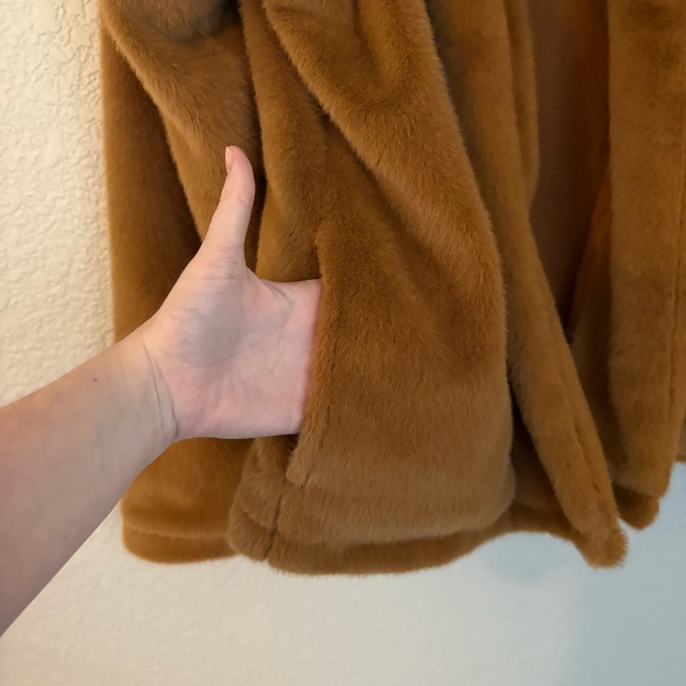O'NEILL Merina Womens Faux Fur Jacket Peacoat Caramel Color Sz.L Oversized EUC - Picture 15 of 16